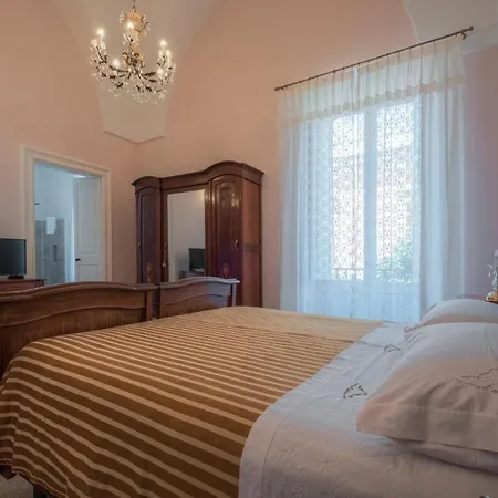 Relais Palazzo Vaglio 4*