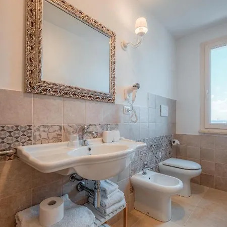 Relais Palazzo Vaglio Bed & Breakfast 3*