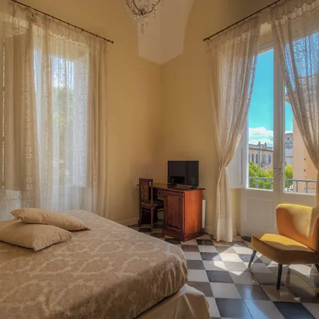 Relais Palazzo Vaglio فندق مبيت وإفطار 4*